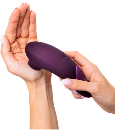 Womanizer - Premium Next, Dark Purple med Smart Silence som stänger av vid icke konktakt med hud